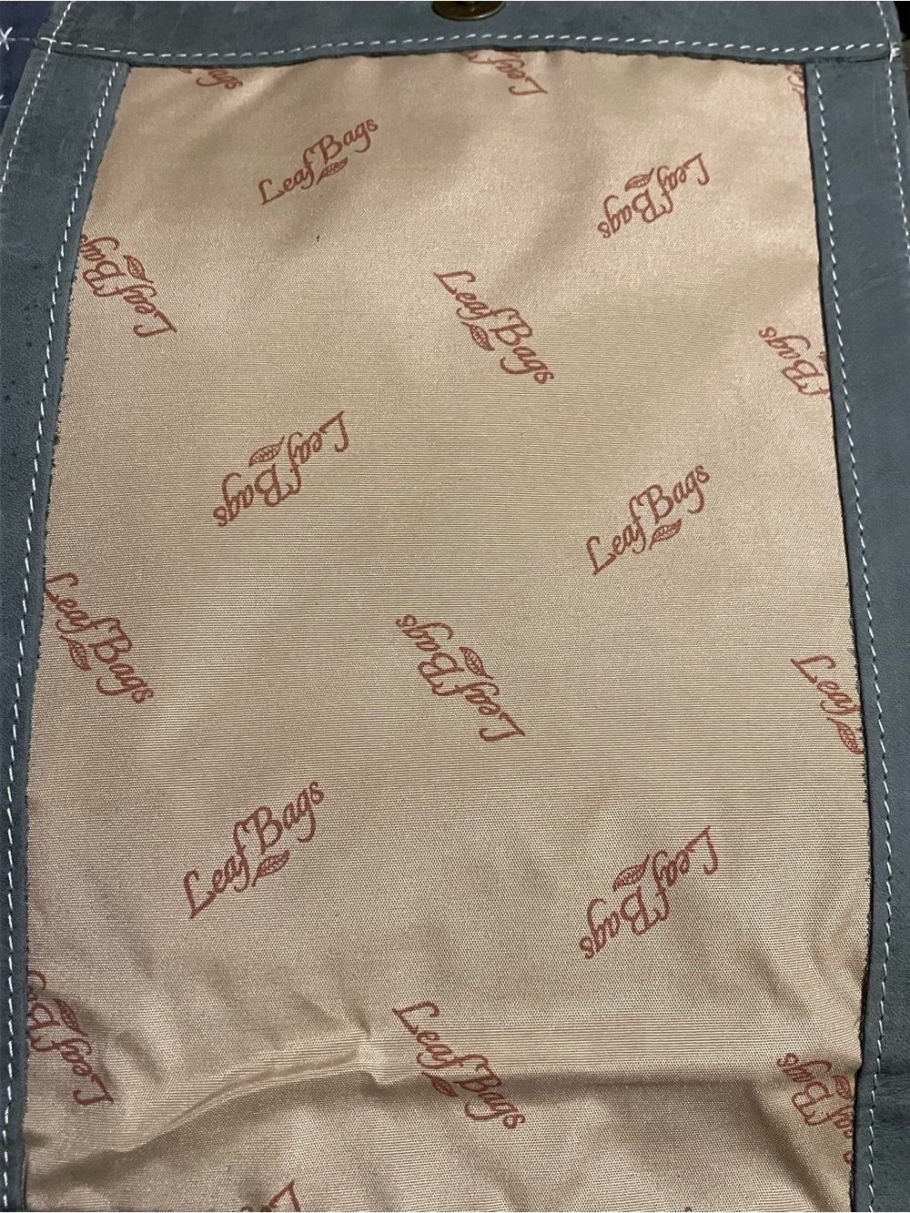 Leaf Pelletterie Italian Leather Messenger Bag - Picture 5 of 9